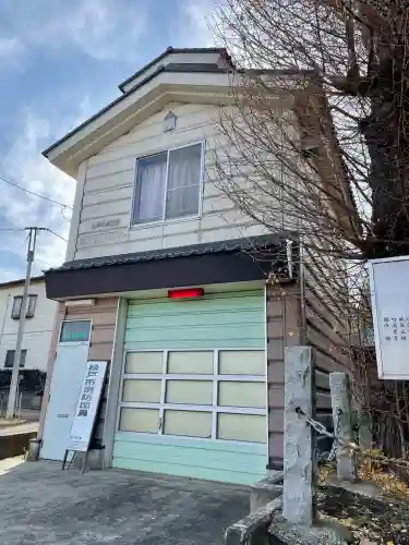 紙敷胡録神社の{uncategorized: "未分類", other: "その他", undefined: "問題あり", building: "その他建物", grave: "お墓", sacred_gate: "鳥居", guardian: "狛犬", statue: "像", buddha: "仏像", history: "歴史", nature: "自然", garden: "庭園", animal: "動物", pagoda: "塔", temizu: "手水舎", mountain_gate: "山門・神門", sanctuary: "本殿・本堂", subordinate: "末社・摂社", art: "芸術", scenery: "景色", jizo: "地蔵", ema: "絵馬", goshuin: "御朱印", omikuji: "おみくじ", items: "授与品その他", amulet: "お守り", goshuincho: "御朱印帳", eats: "食事", festival: "お祭り", votive_dance: "神楽", shichigosan: "七五三参", wedding: "結婚式", experience: "体験その他", initially: "初詣", around: "周辺", anti_infection: "感染症対策"}