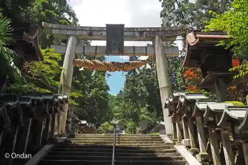 宝山寺の鳥居