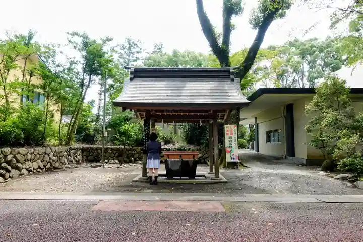 砥鹿神社(里宮)の手水舎