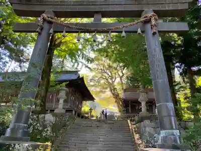 諏訪大社上社前宮の鳥居