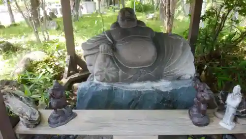 樽前山神社の像