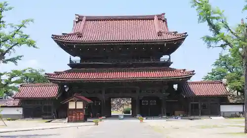 井波別院瑞泉寺の山門・神門