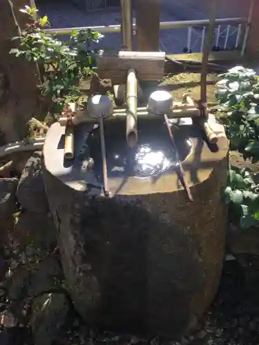 妻戀神社の手水舎