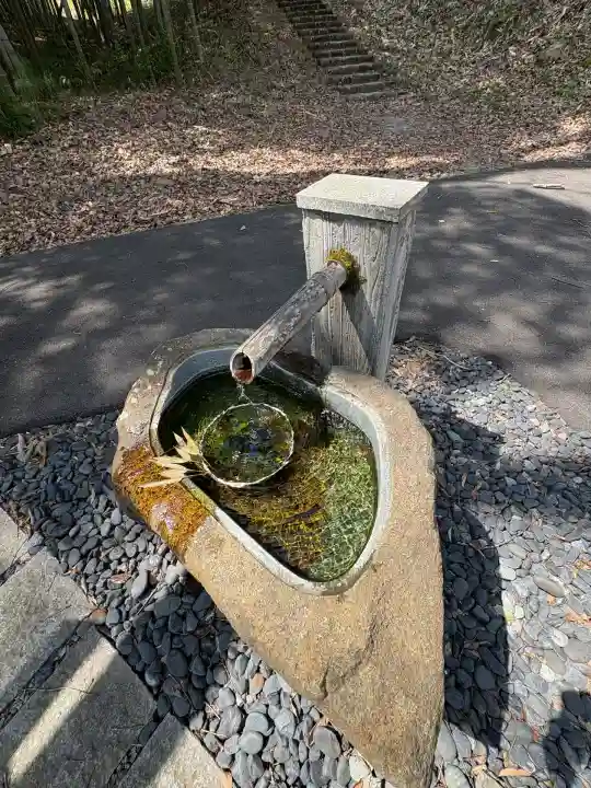 樂山オートバイ神社の手水舎