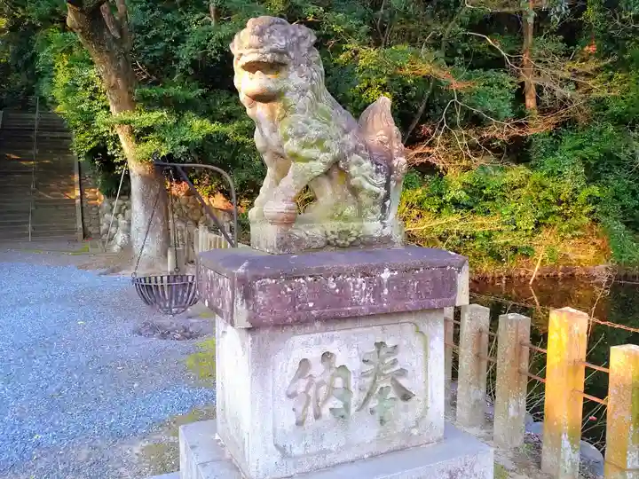神明社(古見神明社)の狛犬