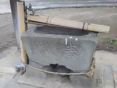 二ツ宮氷川神社の手水舎