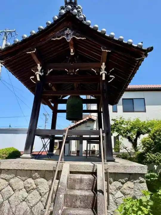 隨願寺の{uncategorized: "未分類", other: "その他", undefined: "問題あり", building: "その他建物", grave: "お墓", sacred_gate: "鳥居", guardian: "狛犬", statue: "像", buddha: "仏像", history: "歴史", nature: "自然", garden: "庭園", animal: "動物", pagoda: "塔", temizu: "手水舎", mountain_gate: "山門・神門", sanctuary: "本殿・本堂", subordinate: "末社・摂社", art: "芸術", scenery: "景色", jizo: "地蔵", ema: "絵馬", goshuin: "御朱印", omikuji: "おみくじ", items: "授与品その他", amulet: "お守り", goshuincho: "御朱印帳", eats: "食事", festival: "お祭り", votive_dance: "神楽", shichigosan: "七五三参", wedding: "結婚式", experience: "体験その他", initially: "初詣", around: "周辺", anti_infection: "感染症対策"}