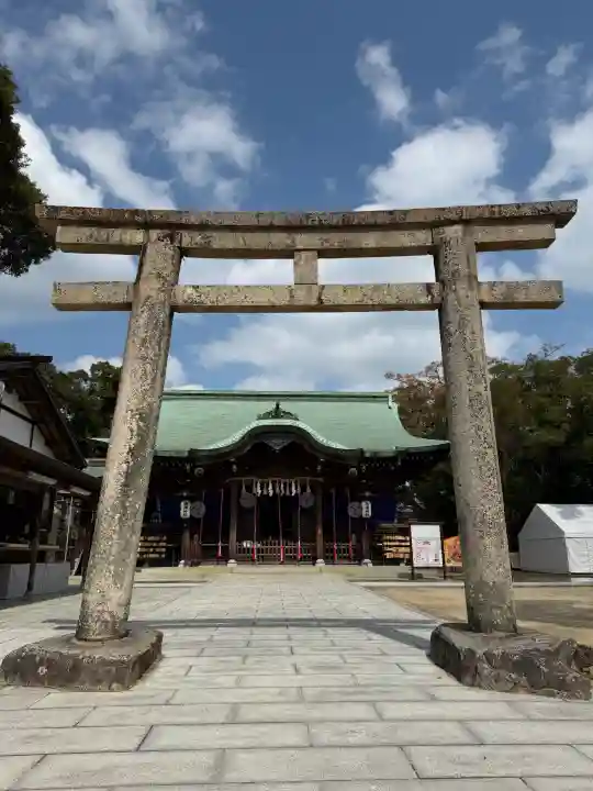 唐津神社の{uncategorized: "未分類", other: "その他", undefined: "問題あり", building: "その他建物", grave: "お墓", sacred_gate: "鳥居", guardian: "狛犬", statue: "像", buddha: "仏像", history: "歴史", nature: "自然", garden: "庭園", animal: "動物", pagoda: "塔", temizu: "手水舎", mountain_gate: "山門・神門", sanctuary: "本殿・本堂", subordinate: "末社・摂社", art: "芸術", scenery: "景色", jizo: "地蔵", ema: "絵馬", goshuin: "御朱印", omikuji: "おみくじ", items: "授与品その他", amulet: "お守り", goshuincho: "御朱印帳", eats: "食事", festival: "お祭り", votive_dance: "神楽", shichigosan: "七五三参", wedding: "結婚式", experience: "体験その他", initially: "初詣", around: "周辺", anti_infection: "感染症対策"}