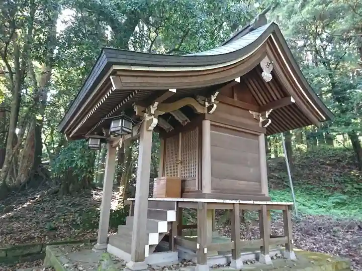 菅生石部神社の末社・摂社