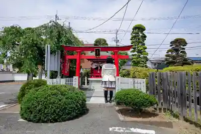 春日稲荷大明神 の鳥居