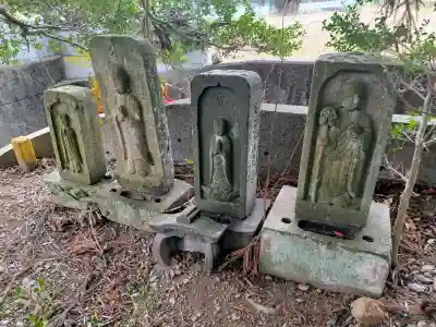 瀧岸寺の{uncategorized: "未分類", other: "その他", undefined: "問題あり", building: "その他建物", grave: "お墓", sacred_gate: "鳥居", guardian: "狛犬", statue: "像", buddha: "仏像", history: "歴史", nature: "自然", garden: "庭園", animal: "動物", pagoda: "塔", temizu: "手水舎", mountain_gate: "山門・神門", sanctuary: "本殿・本堂", subordinate: "末社・摂社", art: "芸術", scenery: "景色", jizo: "地蔵", ema: "絵馬", goshuin: "御朱印", omikuji: "おみくじ", items: "授与品その他", amulet: "お守り", goshuincho: "御朱印帳", eats: "食事", festival: "お祭り", votive_dance: "神楽", shichigosan: "七五三参", wedding: "結婚式", experience: "体験その他", initially: "初詣", around: "周辺", anti_infection: "感染症対策"}