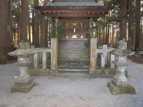 北口本宮冨士浅間神社の末社・摂社