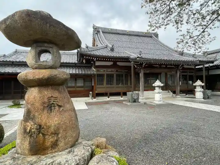 林照寺の{uncategorized: "未分類", other: "その他", undefined: "問題あり", building: "その他建物", grave: "お墓", sacred_gate: "鳥居", guardian: "狛犬", statue: "像", buddha: "仏像", history: "歴史", nature: "自然", garden: "庭園", animal: "動物", pagoda: "塔", temizu: "手水舎", mountain_gate: "山門・神門", sanctuary: "本殿・本堂", subordinate: "末社・摂社", art: "芸術", scenery: "景色", jizo: "地蔵", ema: "絵馬", goshuin: "御朱印", omikuji: "おみくじ", items: "授与品その他", amulet: "お守り", goshuincho: "御朱印帳", eats: "食事", festival: "お祭り", votive_dance: "神楽", shichigosan: "七五三参", wedding: "結婚式", experience: "体験その他", initially: "初詣", around: "周辺", anti_infection: "感染症対策"}