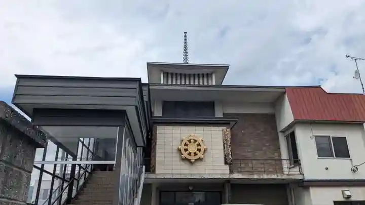 富良野寺の本殿・本堂