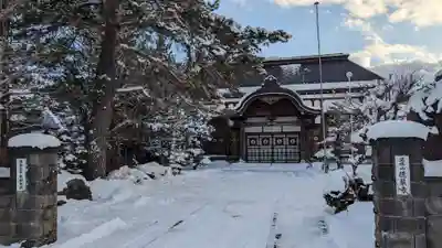 徳厳寺の本殿・本堂