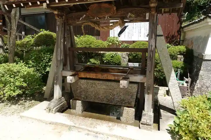 観音正寺の手水舎