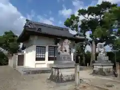 白山神社の本殿