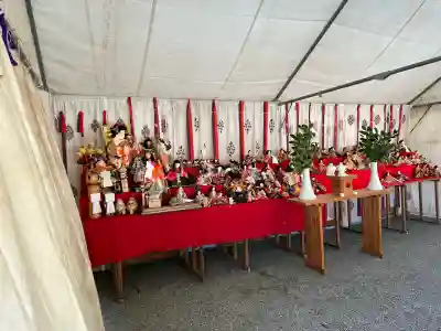 比々多神社の{uncategorized: "未分類", other: "その他", undefined: "問題あり", building: "その他建物", grave: "お墓", sacred_gate: "鳥居", guardian: "狛犬", statue: "像", buddha: "仏像", history: "歴史", nature: "自然", garden: "庭園", animal: "動物", pagoda: "塔", temizu: "手水舎", mountain_gate: "山門・神門", sanctuary: "本殿・本堂", subordinate: "末社・摂社", art: "芸術", scenery: "景色", jizo: "地蔵", ema: "絵馬", goshuin: "御朱印", omikuji: "おみくじ", items: "授与品その他", amulet: "お守り", goshuincho: "御朱印帳", eats: "食事", festival: "お祭り", votive_dance: "神楽", shichigosan: "七五三参", wedding: "結婚式", experience: "体験その他", initially: "初詣", around: "周辺", anti_infection: "感染症対策"}