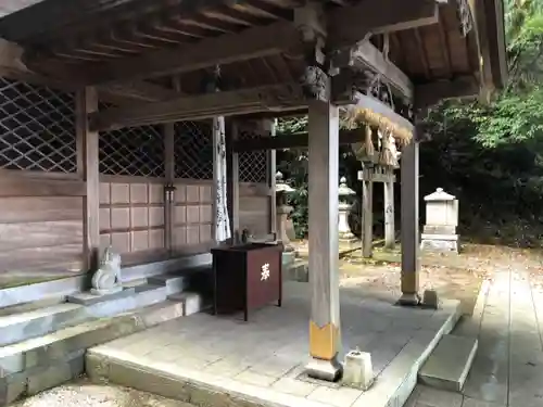 劔神社の本殿