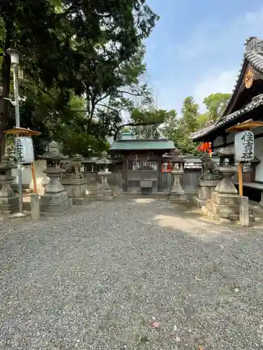 泉穴師神社の末社・摂社