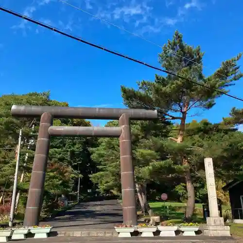 義經神社の鳥居