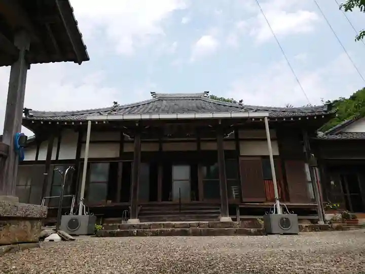 光泉寺の本殿・本堂