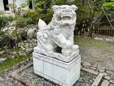 近江神宮の狛犬