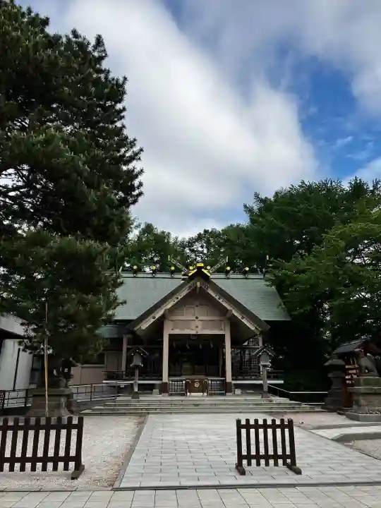 白石神社の本殿・本堂