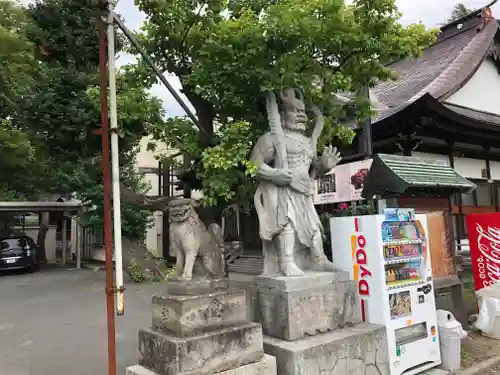 青森寺の像