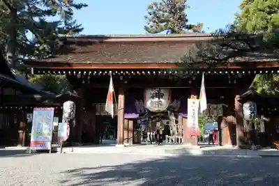 建部大社の山門・神門