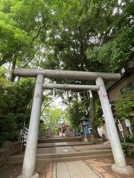 赤堤六所神社の鳥居