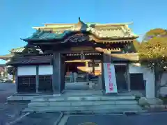 傳心寺の山門