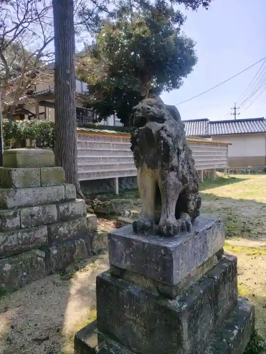 揖夜神社の{uncategorized: "未分類", other: "その他", undefined: "問題あり", building: "その他建物", grave: "お墓", sacred_gate: "鳥居", guardian: "狛犬", statue: "像", buddha: "仏像", history: "歴史", nature: "自然", garden: "庭園", animal: "動物", pagoda: "塔", temizu: "手水舎", mountain_gate: "山門・神門", sanctuary: "本殿・本堂", subordinate: "末社・摂社", art: "芸術", scenery: "景色", jizo: "地蔵", ema: "絵馬", goshuin: "御朱印", omikuji: "おみくじ", items: "授与品その他", amulet: "お守り", goshuincho: "御朱印帳", eats: "食事", festival: "お祭り", votive_dance: "神楽", shichigosan: "七五三参", wedding: "結婚式", experience: "体験その他", initially: "初詣", around: "周辺", anti_infection: "感染症対策"}