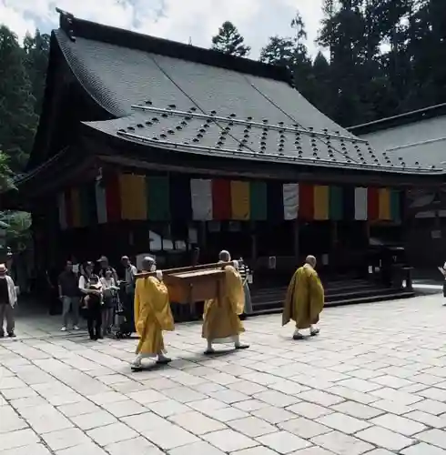 高野山金剛峯寺奥の院(和歌山県)