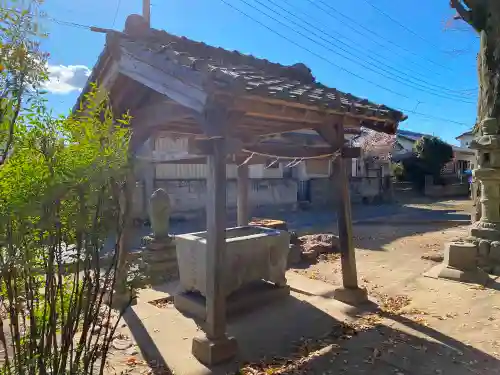 今城青坂稲実池上神社の手水