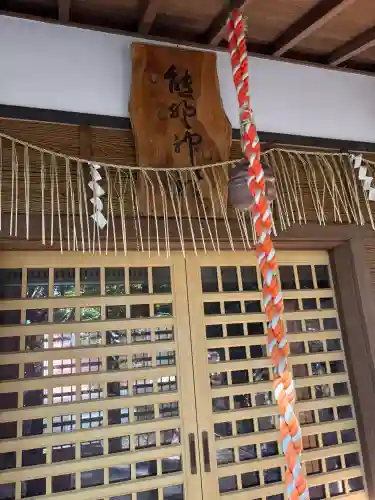 熊野神社の{uncategorized: "未分類", other: "その他", undefined: "問題あり", building: "その他建物", grave: "お墓", sacred_gate: "鳥居", guardian: "狛犬", statue: "像", buddha: "仏像", history: "歴史", nature: "自然", garden: "庭園", animal: "動物", pagoda: "塔", temizu: "手水舎", mountain_gate: "山門・神門", sanctuary: "本殿・本堂", subordinate: "末社・摂社", art: "芸術", scenery: "景色", jizo: "地蔵", ema: "絵馬", goshuin: "御朱印", omikuji: "おみくじ", items: "授与品その他", amulet: "お守り", goshuincho: "御朱印帳", eats: "食事", festival: "お祭り", votive_dance: "神楽", shichigosan: "七五三参", wedding: "結婚式", experience: "体験その他", initially: "初詣", around: "周辺", anti_infection: "感染症対策"}