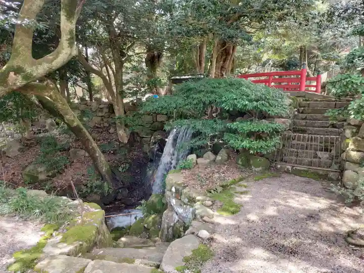 常宮神社の{uncategorized: "未分類", other: "その他", undefined: "問題あり", building: "その他建物", grave: "お墓", sacred_gate: "鳥居", guardian: "狛犬", statue: "像", buddha: "仏像", history: "歴史", nature: "自然", garden: "庭園", animal: "動物", pagoda: "塔", temizu: "手水舎", mountain_gate: "山門・神門", sanctuary: "本殿・本堂", subordinate: "末社・摂社", art: "芸術", scenery: "景色", jizo: "地蔵", ema: "絵馬", goshuin: "御朱印", omikuji: "おみくじ", items: "授与品その他", amulet: "お守り", goshuincho: "御朱印帳", eats: "食事", festival: "お祭り", votive_dance: "神楽", shichigosan: "七五三参", wedding: "結婚式", experience: "体験その他", initially: "初詣", around: "周辺", anti_infection: "感染症対策"}