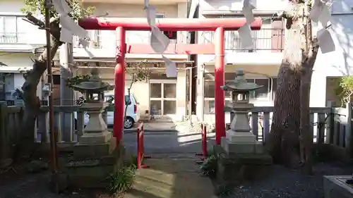 魅稲荷神社の鳥居