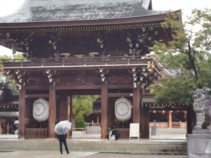 寒川神社の山門・神門