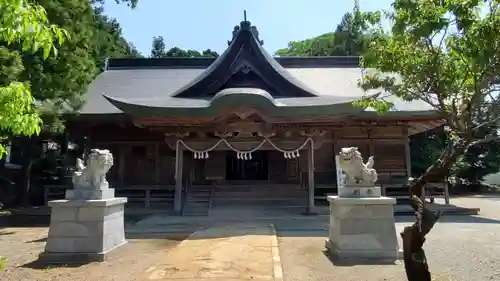 鶴岡天満宮の本殿