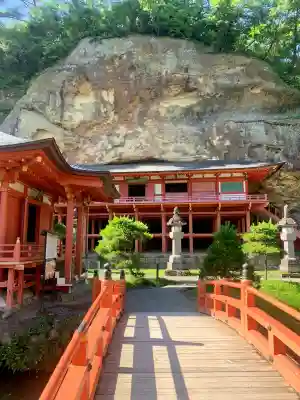 達谷窟毘沙門堂の{uncategorized: "未分類", other: "その他", undefined: "問題あり", building: "その他建物", grave: "お墓", sacred_gate: "鳥居", guardian: "狛犬", statue: "像", buddha: "仏像", history: "歴史", nature: "自然", garden: "庭園", animal: "動物", pagoda: "塔", temizu: "手水舎", mountain_gate: "山門・神門", sanctuary: "本殿・本堂", subordinate: "末社・摂社", art: "芸術", scenery: "景色", jizo: "地蔵", ema: "絵馬", goshuin: "御朱印", omikuji: "おみくじ", items: "授与品その他", amulet: "お守り", goshuincho: "御朱印帳", eats: "食事", festival: "お祭り", votive_dance: "神楽", shichigosan: "七五三参", wedding: "結婚式", experience: "体験その他", initially: "初詣", around: "周辺", anti_infection: "感染症対策"}