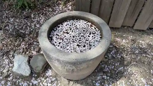 六角堂（深山峠新四国八十八ヶ所霊場）の手水舎