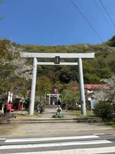桃太郎神社（栗栖）の{uncategorized: "未分類", other: "その他", undefined: "問題あり", building: "その他建物", grave: "お墓", sacred_gate: "鳥居", guardian: "狛犬", statue: "像", buddha: "仏像", history: "歴史", nature: "自然", garden: "庭園", animal: "動物", pagoda: "塔", temizu: "手水舎", mountain_gate: "山門・神門", sanctuary: "本殿・本堂", subordinate: "末社・摂社", art: "芸術", scenery: "景色", jizo: "地蔵", ema: "絵馬", goshuin: "御朱印", omikuji: "おみくじ", items: "授与品その他", amulet: "お守り", goshuincho: "御朱印帳", eats: "食事", festival: "お祭り", votive_dance: "神楽", shichigosan: "七五三参", wedding: "結婚式", experience: "体験その他", initially: "初詣", around: "周辺", anti_infection: "感染症対策"}