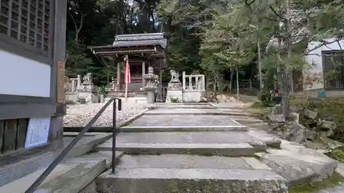 天之御中主尊神社の{uncategorized: "未分類", other: "その他", undefined: "問題あり", building: "その他建物", grave: "お墓", sacred_gate: "鳥居", guardian: "狛犬", statue: "像", buddha: "仏像", history: "歴史", nature: "自然", garden: "庭園", animal: "動物", pagoda: "塔", temizu: "手水舎", mountain_gate: "山門・神門", sanctuary: "本殿・本堂", subordinate: "末社・摂社", art: "芸術", scenery: "景色", jizo: "地蔵", ema: "絵馬", goshuin: "御朱印", omikuji: "おみくじ", items: "授与品その他", amulet: "お守り", goshuincho: "御朱印帳", eats: "食事", festival: "お祭り", votive_dance: "神楽", shichigosan: "七五三参", wedding: "結婚式", experience: "体験その他", initially: "初詣", around: "周辺", anti_infection: "感染症対策"}