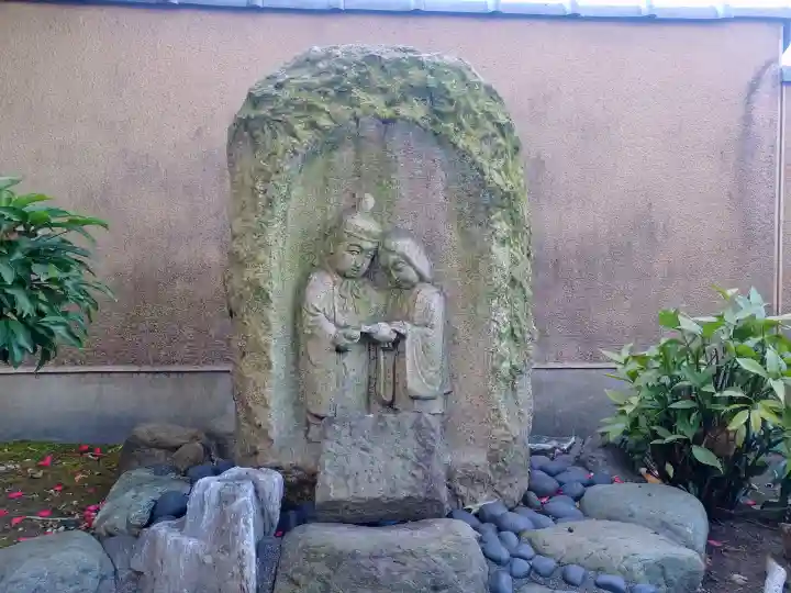 信松院の{uncategorized: "未分類", other: "その他", undefined: "問題あり", building: "その他建物", grave: "お墓", sacred_gate: "鳥居", guardian: "狛犬", statue: "像", buddha: "仏像", history: "歴史", nature: "自然", garden: "庭園", animal: "動物", pagoda: "塔", temizu: "手水舎", mountain_gate: "山門・神門", sanctuary: "本殿・本堂", subordinate: "末社・摂社", art: "芸術", scenery: "景色", jizo: "地蔵", ema: "絵馬", goshuin: "御朱印", omikuji: "おみくじ", items: "授与品その他", amulet: "お守り", goshuincho: "御朱印帳", eats: "食事", festival: "お祭り", votive_dance: "神楽", shichigosan: "七五三参", wedding: "結婚式", experience: "体験その他", initially: "初詣", around: "周辺", anti_infection: "感染症対策"}
