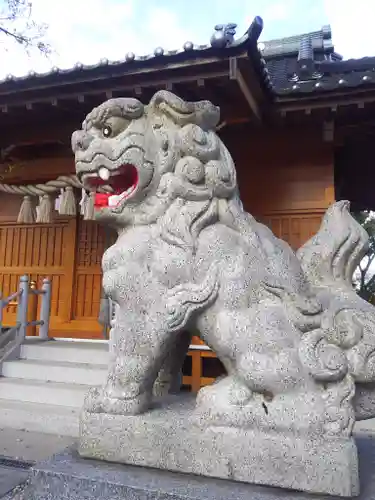 足立神社の狛犬