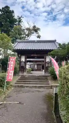 興性寺の山門・神門
