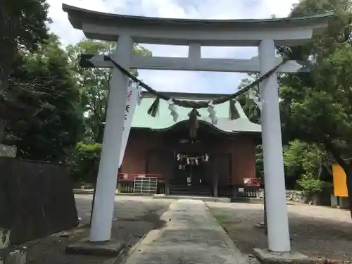 鹿苑神社の鳥居