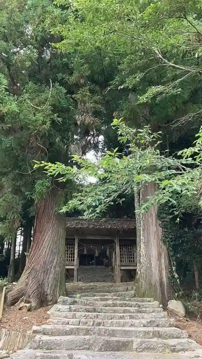 井戸鐘乳穴神社(岡山県)