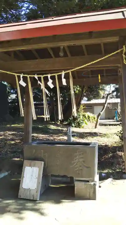 小林鳥見神社の手水舎